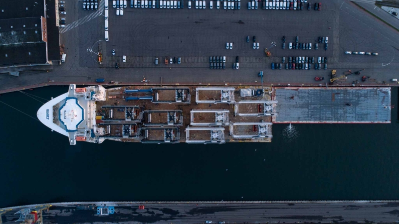 Największy załadunek suwnic w historii El Professional (foto, wideo)-GospodarkaMorska.pl