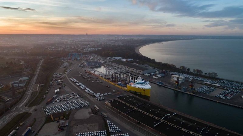 Największy załadunek suwnic w historii El Professional (foto, wideo)-GospodarkaMorska.pl