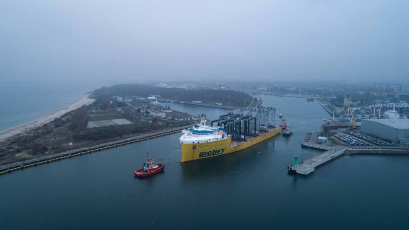 Największy załadunek suwnic w historii El Professional (foto, wideo)-GospodarkaMorska.pl