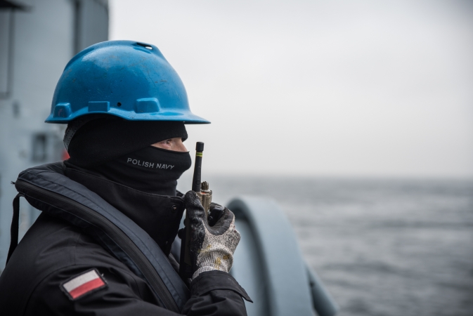 Grudniowe manewry na Zatoce [foto]-GospodarkaMorska.pl
