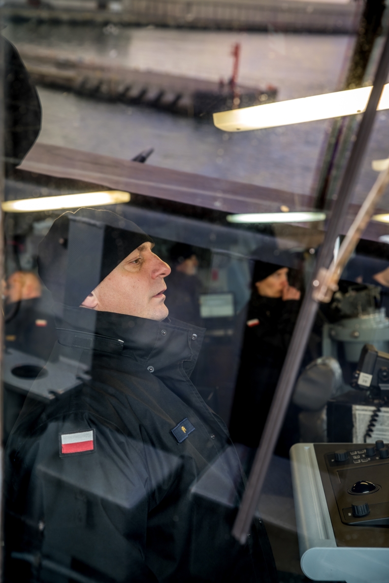 Grudniowe manewry na Zatoce [foto]-GospodarkaMorska.pl