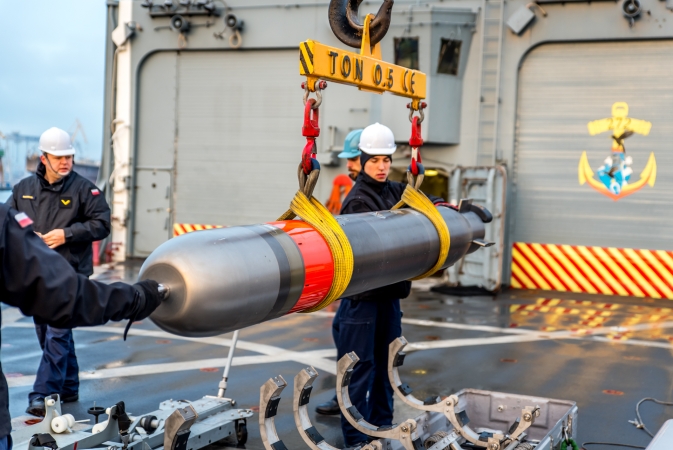 Grudniowe manewry na Zatoce [foto]-GospodarkaMorska.pl