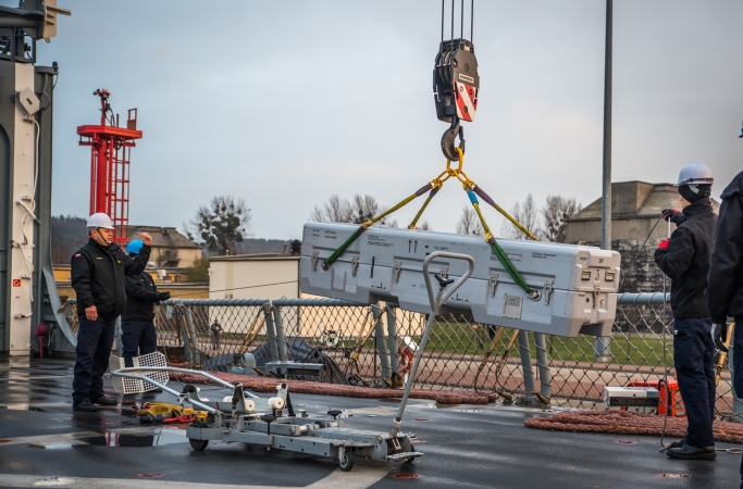 Grudniowe manewry na Zatoce [foto]-GospodarkaMorska.pl