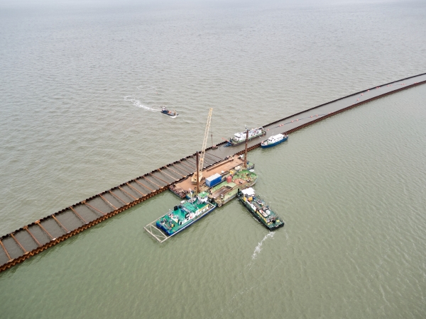 Grudzień na budowie drogi wodnej łączącej Zalew Wiślany z Zatoką Gdańską [foto, wideo]-GospodarkaMorska.pl