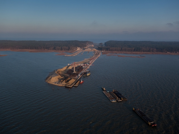 Grudzień na budowie drogi wodnej łączącej Zalew Wiślany z Zatoką Gdańską [foto, wideo]-GospodarkaMorska.pl