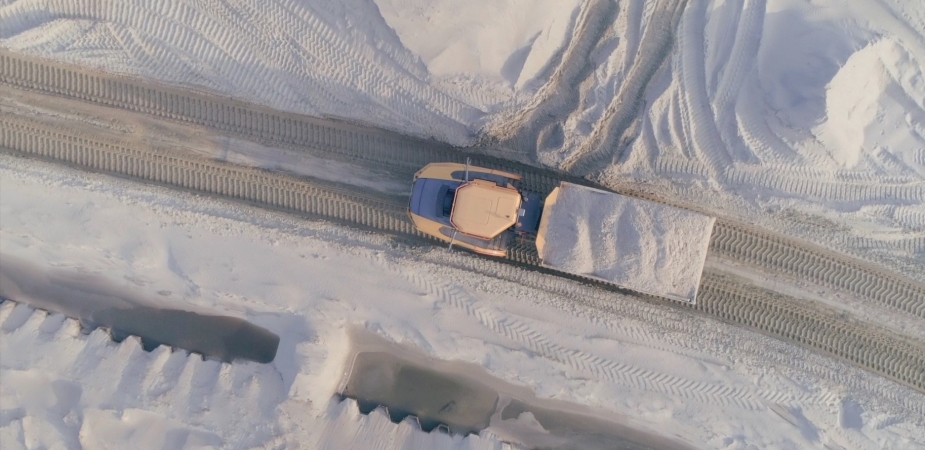 Styczeń na terenie budowy kanału żeglugowego przez Mierzeję Wiślaną: Pierwsze X-blocki wbudowane na Falochronie Wschodnim  [foto, wideo]-GospodarkaMorska.pl