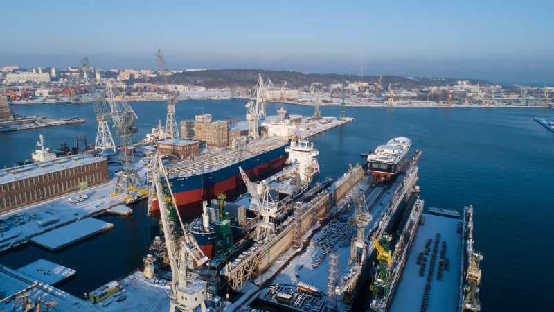 Pracowity początek roku w Karstensen Shipyard Poland. Wodowanie dużej jednostki rybackiej [foto, wideo]-GospodarkaMorska.pl
