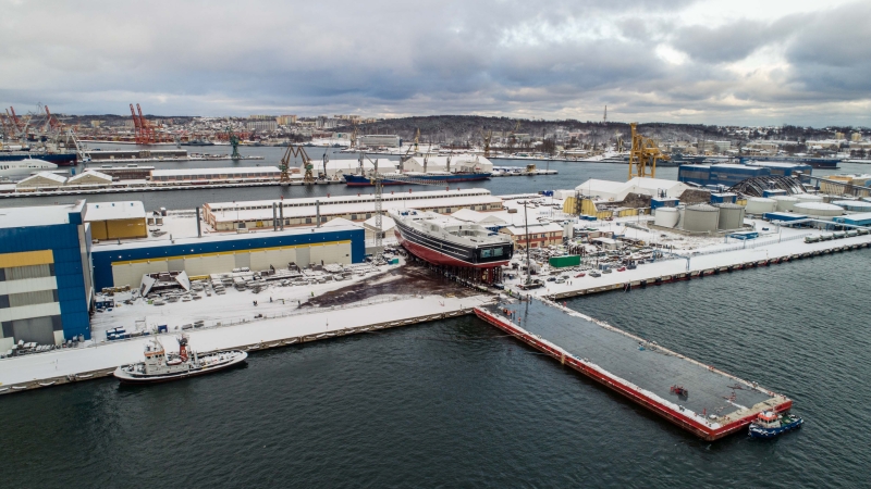 Pracowity początek roku w Karstensen Shipyard Poland. Wodowanie dużej jednostki rybackiej [foto, wideo]-GospodarkaMorska.pl