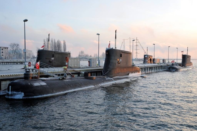 Zima w porcie wojennym-GospodarkaMorska.pl