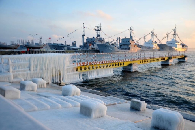 Zima w porcie wojennym-GospodarkaMorska.pl