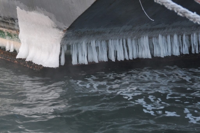 Zima w porcie wojennym-GospodarkaMorska.pl