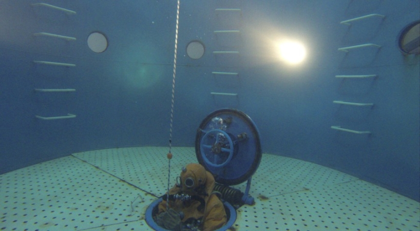 Załoga ORP Orzeł odbyła ćwiczenia ewakuacji z okrętu podwodnego -GospodarkaMorska.pl