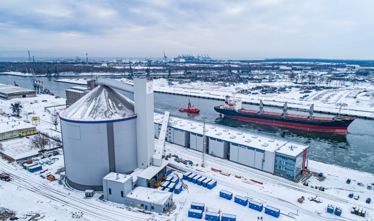 Pionierski załadunek 15 tysięcy ton cukru w nowym Terminalu Cukrowym w Porcie Gdańsk-GospodarkaMorska.pl