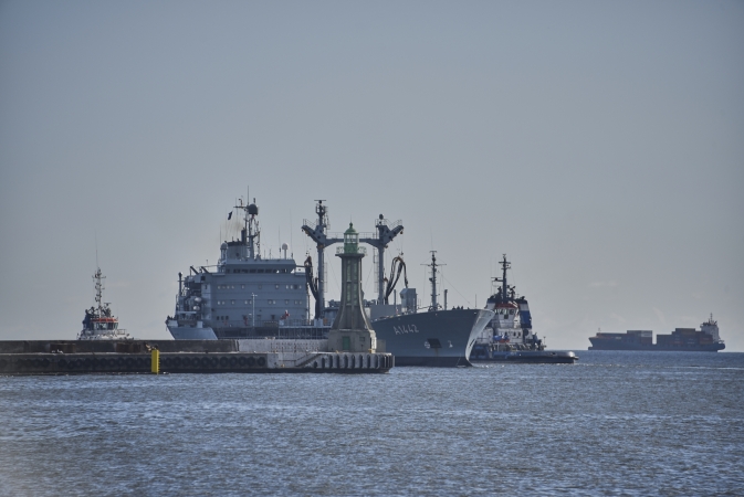 Kanadyjska fregata rakietowa HMCS w gdyńskim porcie-GospodarkaMorska.pl