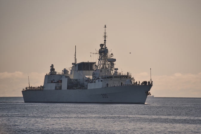 Kanadyjska fregata rakietowa HMCS w gdyńskim porcie-GospodarkaMorska.pl