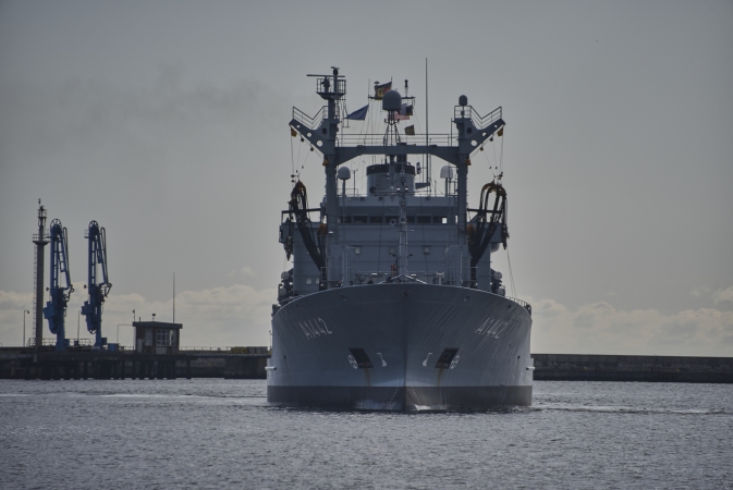 Kanadyjska fregata rakietowa HMCS w gdyńskim porcie-GospodarkaMorska.pl