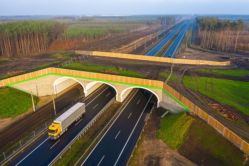 Świnoujście: W 2024 roku z terminalu kontenerowego drogą ekspresową do granicy z Czechami-GospodarkaMorska.pl