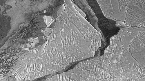 R/V Polarstern bada rejon oderwanej góry lodowej -GospodarkaMorska.pl