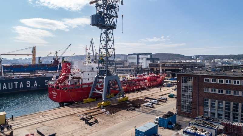 Kolejny miesiąc intensywnych prac w Stoczni Remontowej Nauta [foto, wideo]-GospodarkaMorska.pl