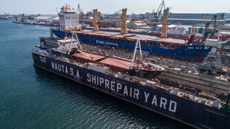 Kolejny miesiąc intensywnych prac w Stoczni Remontowej Nauta [foto, wideo]-GospodarkaMorska.pl