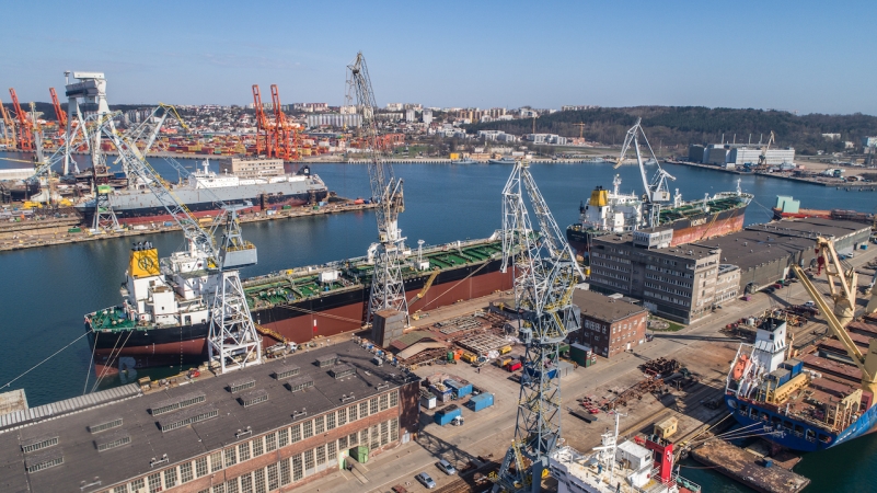 Kolejny miesiąc intensywnych prac w Stoczni Remontowej Nauta [foto, wideo]-GospodarkaMorska.pl
