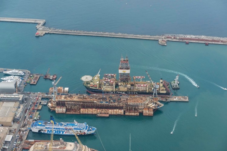 Trwa rozbiórka wraku liniowca Costa Concordia (FOTO)-GospodarkaMorska.pl