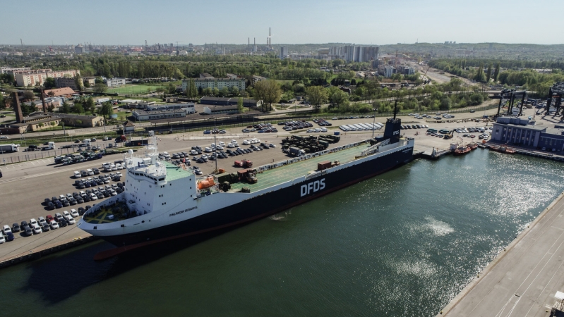 Ciężki sprzęt wojskowy, amunicja i strzelby w Porcie Gdańsk [wideo]-GospodarkaMorska.pl