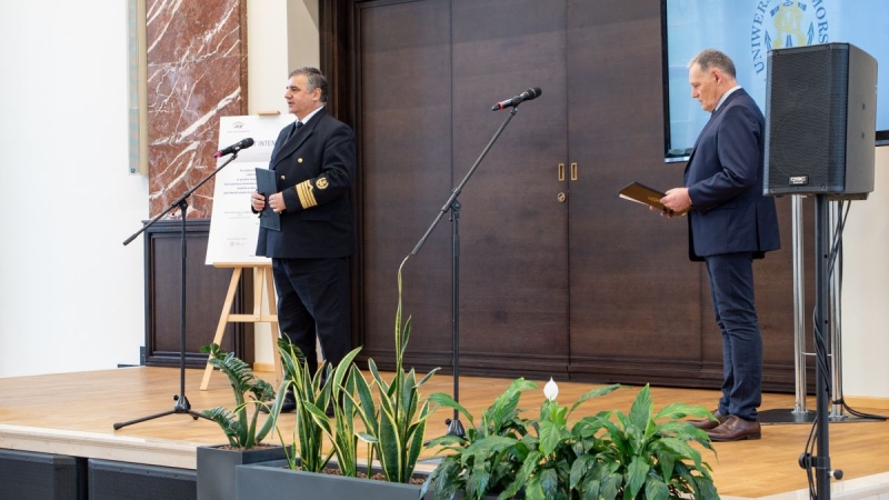 Rektor Uniwersytetu Morskiego: 
