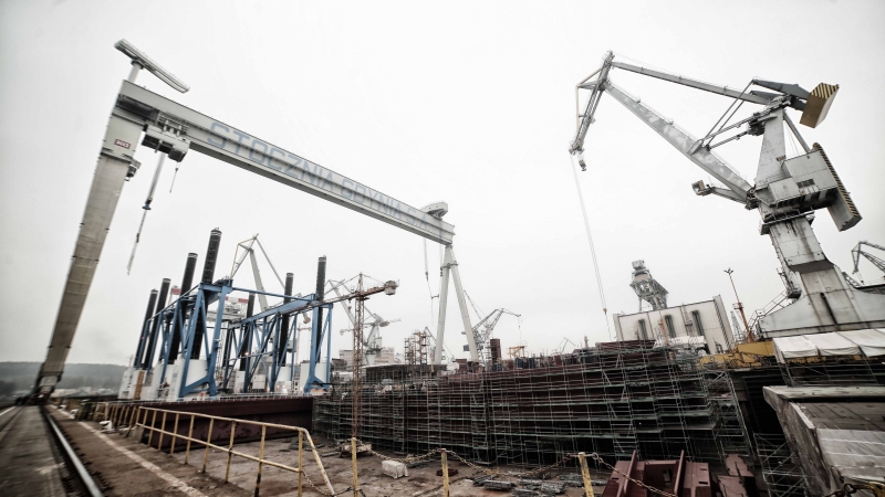 Próby morskie olbrzymiej barki w stoczni Crist-GospodarkaMorska.pl