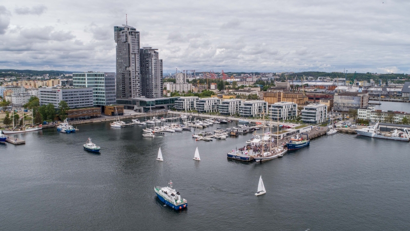 Port Gdynia od kuchni i nowy pomnik w mieście. Zobaczyli miejsca niedostępne na co dzień [wideo]-GospodarkaMorska.pl