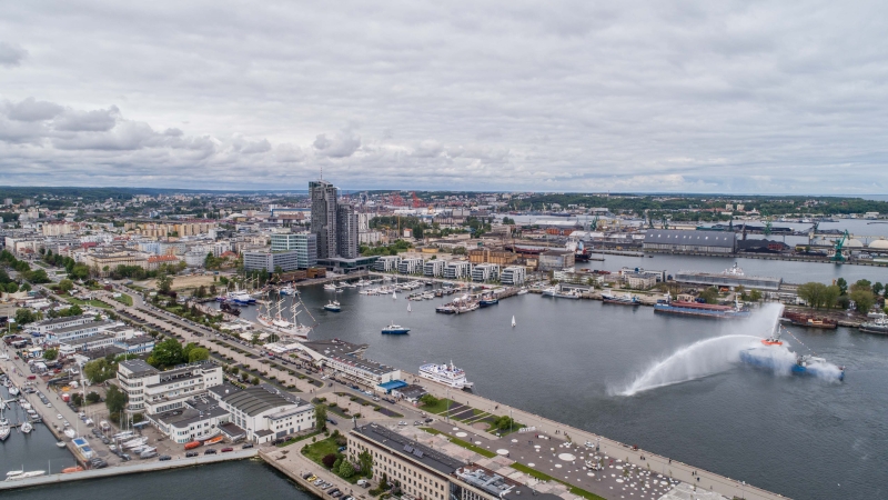Port Gdynia od kuchni i nowy pomnik w mieście. Zobaczyli miejsca niedostępne na co dzień [wideo]-GospodarkaMorska.pl