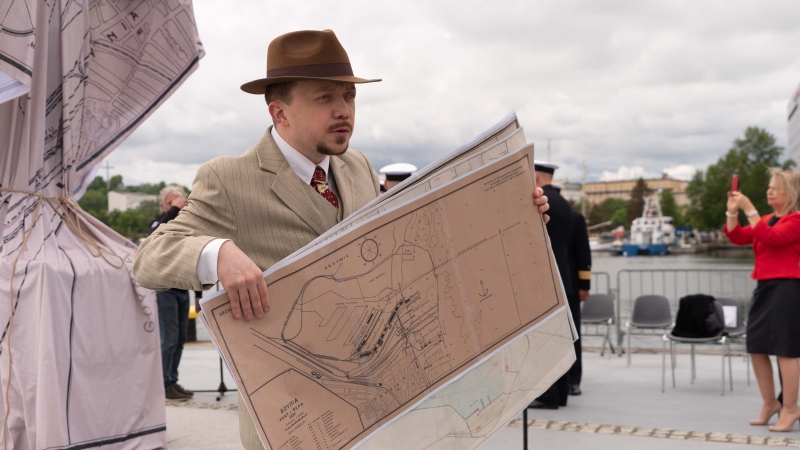 Port Gdynia od kuchni i nowy pomnik w mieście. Zobaczyli miejsca niedostępne na co dzień [wideo]-GospodarkaMorska.pl