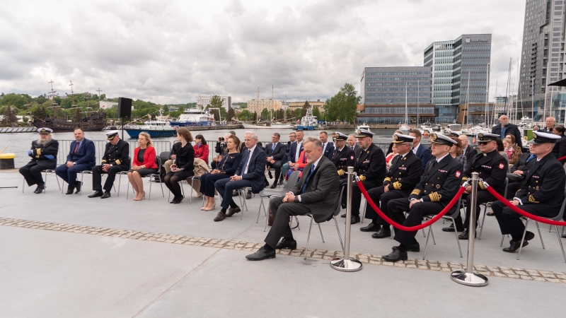 Port Gdynia od kuchni i nowy pomnik w mieście. Zobaczyli miejsca niedostępne na co dzień [wideo]-GospodarkaMorska.pl