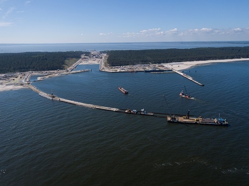 Pierwszy z mostów na Mierzei przechodzi próbne obciążenia [ZDJĘCIA]-GospodarkaMorska.pl