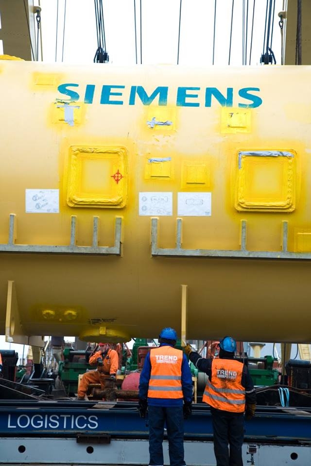 Ciężki przeładunek w gdańskim porcie-GospodarkaMorska.pl