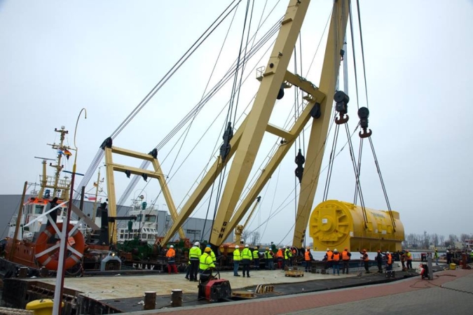 Ciężki przeładunek w gdańskim porcie-GospodarkaMorska.pl