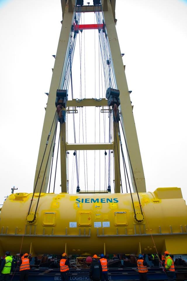 Ciężki przeładunek w gdańskim porcie-GospodarkaMorska.pl