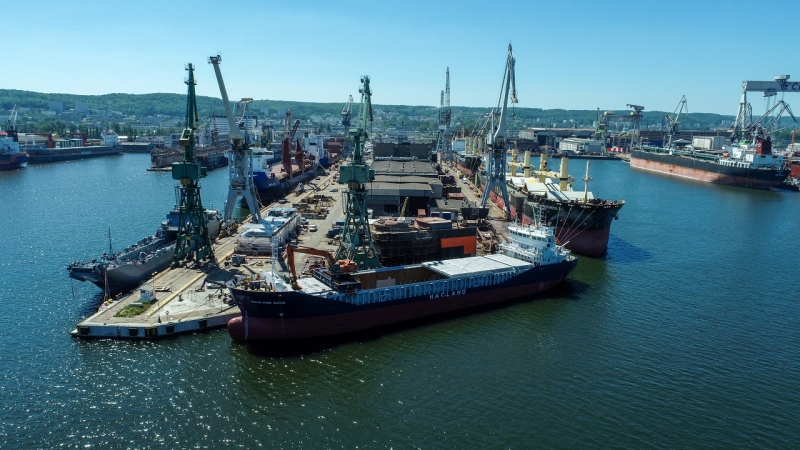 Stocznia Remontowa Nauta intensywnie rozpoczyna sezon letni [WIDEO, ZDJĘCIA]-GospodarkaMorska.pl