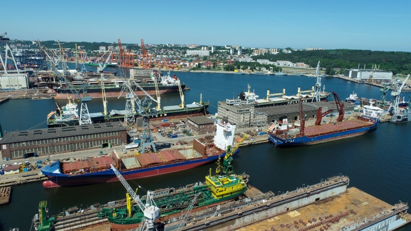 Stocznia Remontowa Nauta intensywnie rozpoczyna sezon letni [WIDEO, ZDJĘCIA]-GospodarkaMorska.pl