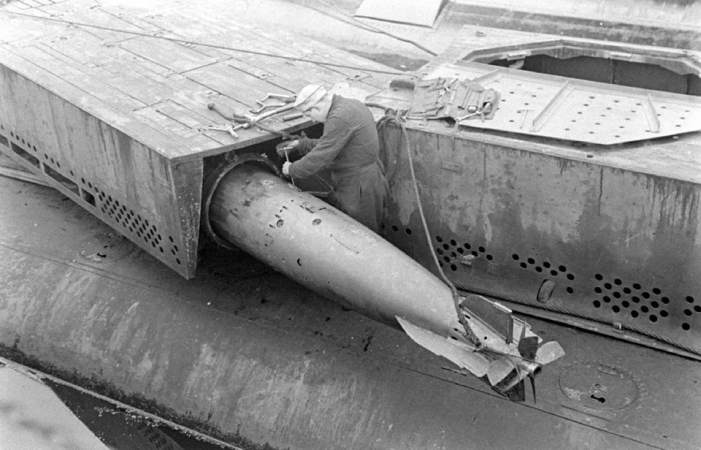 ORP Orzeł na niesamowitych fotografiach-GospodarkaMorska.pl