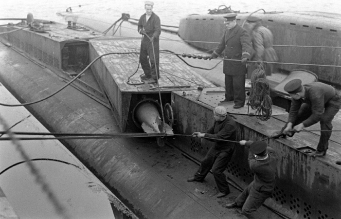 ORP Orzeł na niesamowitych fotografiach-GospodarkaMorska.pl