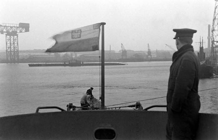 ORP Orzeł na niesamowitych fotografiach-GospodarkaMorska.pl