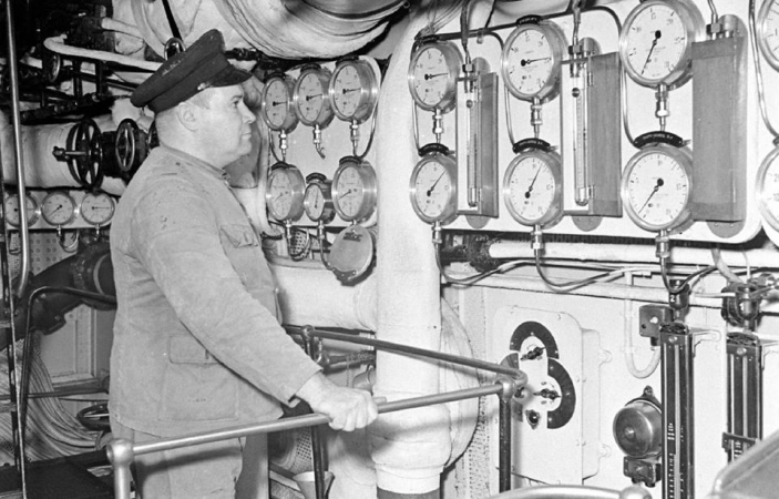 ORP Orzeł na niesamowitych fotografiach-GospodarkaMorska.pl