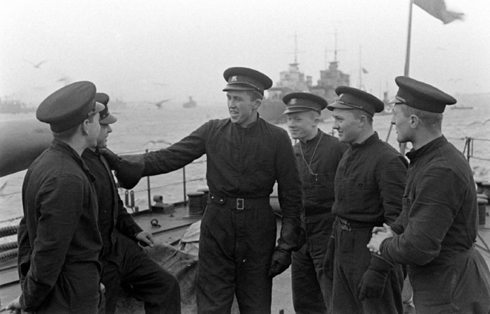 ORP Orzeł na niesamowitych fotografiach-GospodarkaMorska.pl