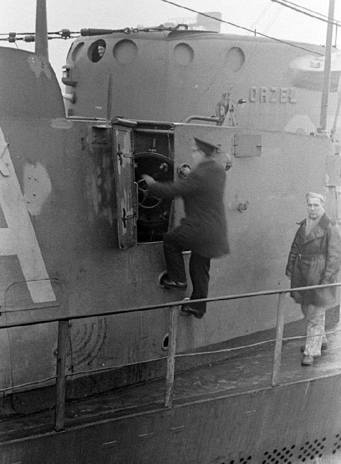 ORP Orzeł na niesamowitych fotografiach-GospodarkaMorska.pl