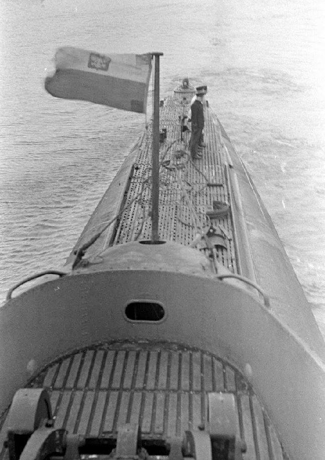 ORP Orzeł na niesamowitych fotografiach-GospodarkaMorska.pl