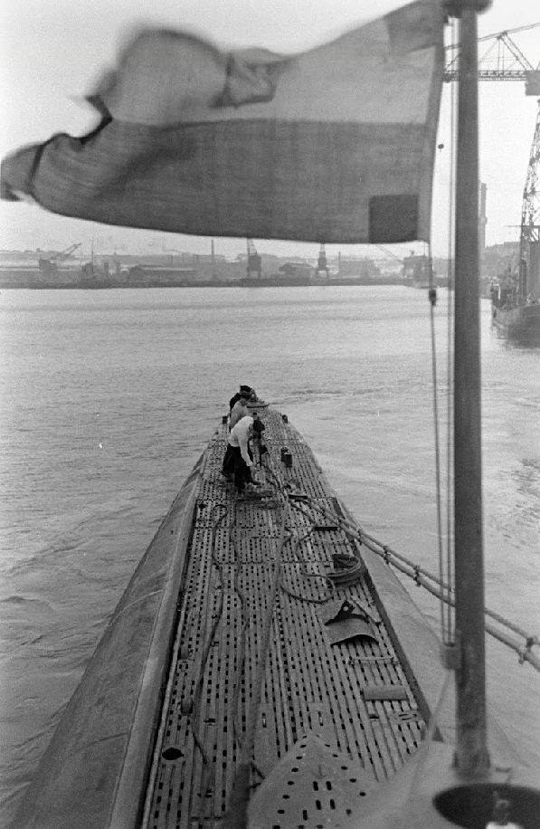 ORP Orzeł na niesamowitych fotografiach-GospodarkaMorska.pl