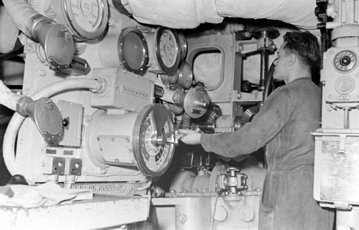 ORP Orzeł na niesamowitych fotografiach-GospodarkaMorska.pl