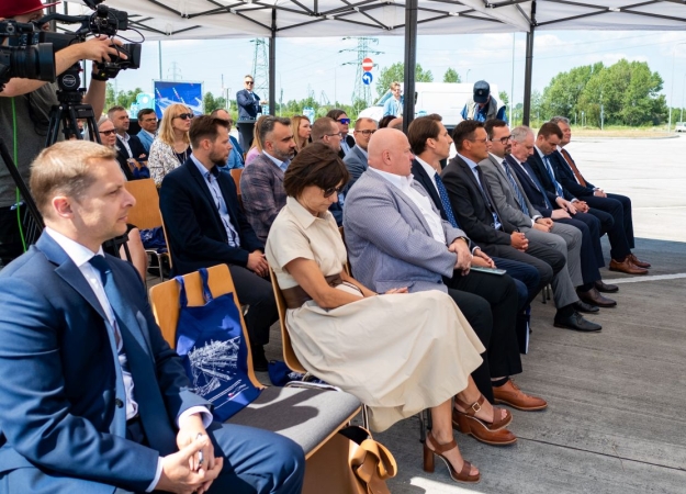 Port Gdańsk rozbudował sieć drogową i kolejową. Cel: konkurencyjność i pierwszy port na Bałtyku [WIDEO, ZDJĘCIA]-GospodarkaMorska.pl