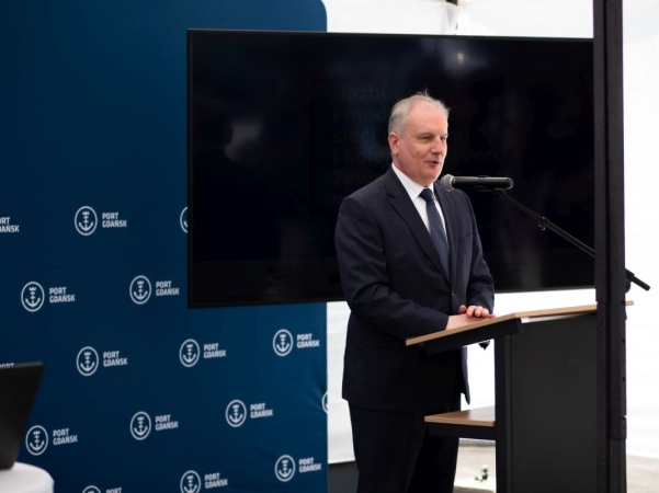 Port Gdańsk rozbudował sieć drogową i kolejową. Cel: konkurencyjność i pierwszy port na Bałtyku [WIDEO, ZDJĘCIA]-GospodarkaMorska.pl